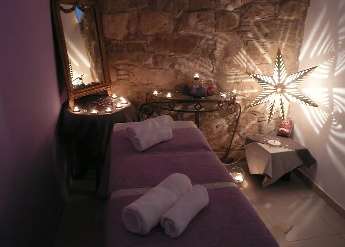 Esperando Apartmanhotel Maróni