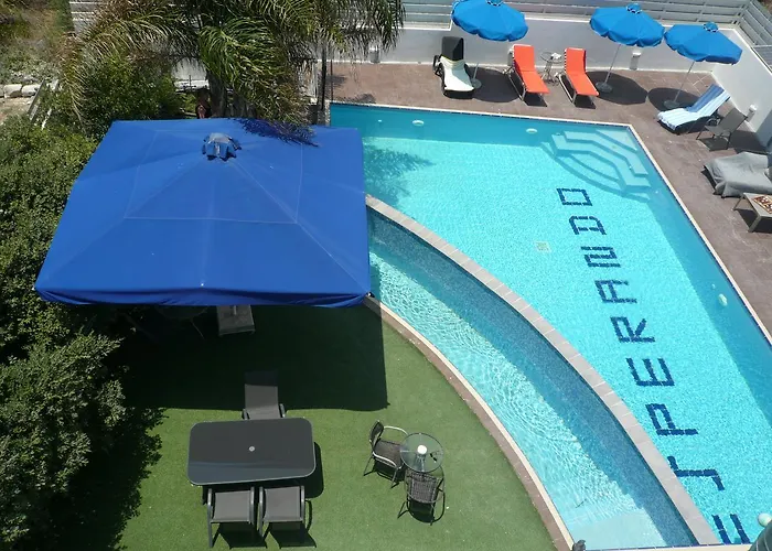 Hotel apartamentowy Esperando Maroni